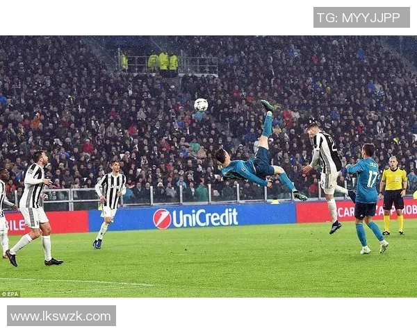 C罗英俊魅力四射足球巨星风采征服世界球迷