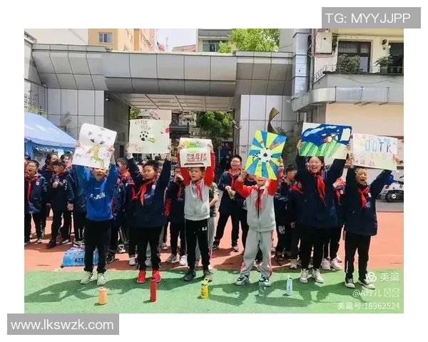 男孩贴纸收集足球明星闪耀梦想舞台